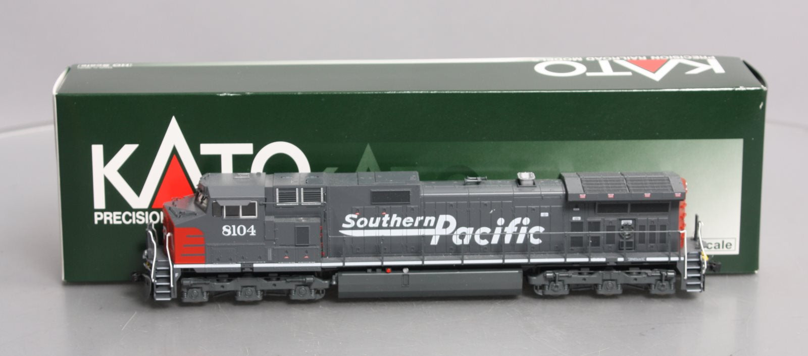 Kato 37-6630 HO Southern Pacific GE C44-9W Diesel Loco Standard DC #81 –  Trainz