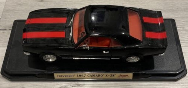 Road Signature 1967 Chevy Camaro Z/28 shops 1:18 Scale Diecast Model Car Red/Black