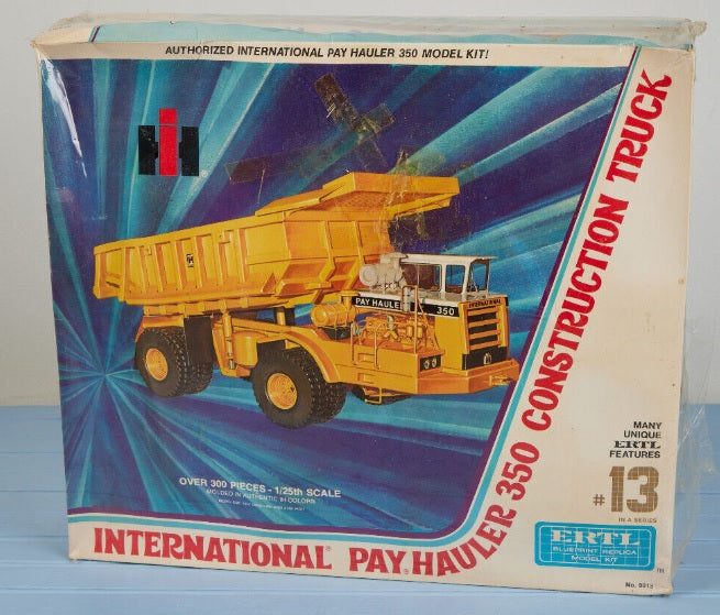 Ertl 8013 1 25 International Pay Hauler 350 Construction Truck Plastic Trainz