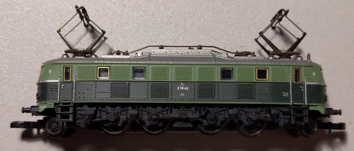 Marklin Z Scale OBB Electric Locomotive LN Trainz