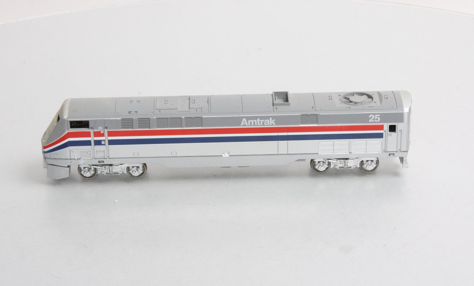 Athearn 88836 HO AMD103/P42, Amtrak/Phase III #25