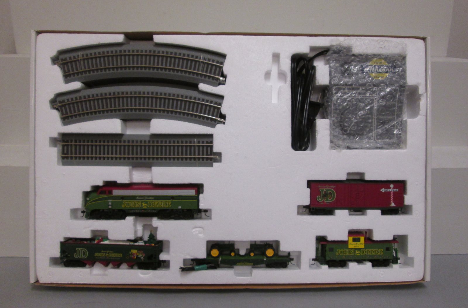 Athearn 9668 John Deere Holiday HO Gauge Diesel Train Set Trainz