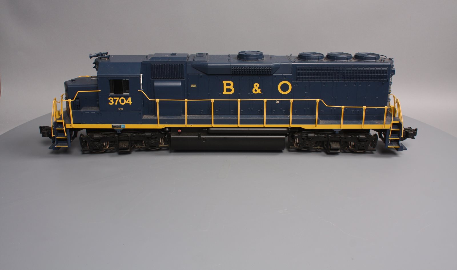 Aristo-Craft 23501 G Scale B&O GP-40 Diesel Locomotive #3704