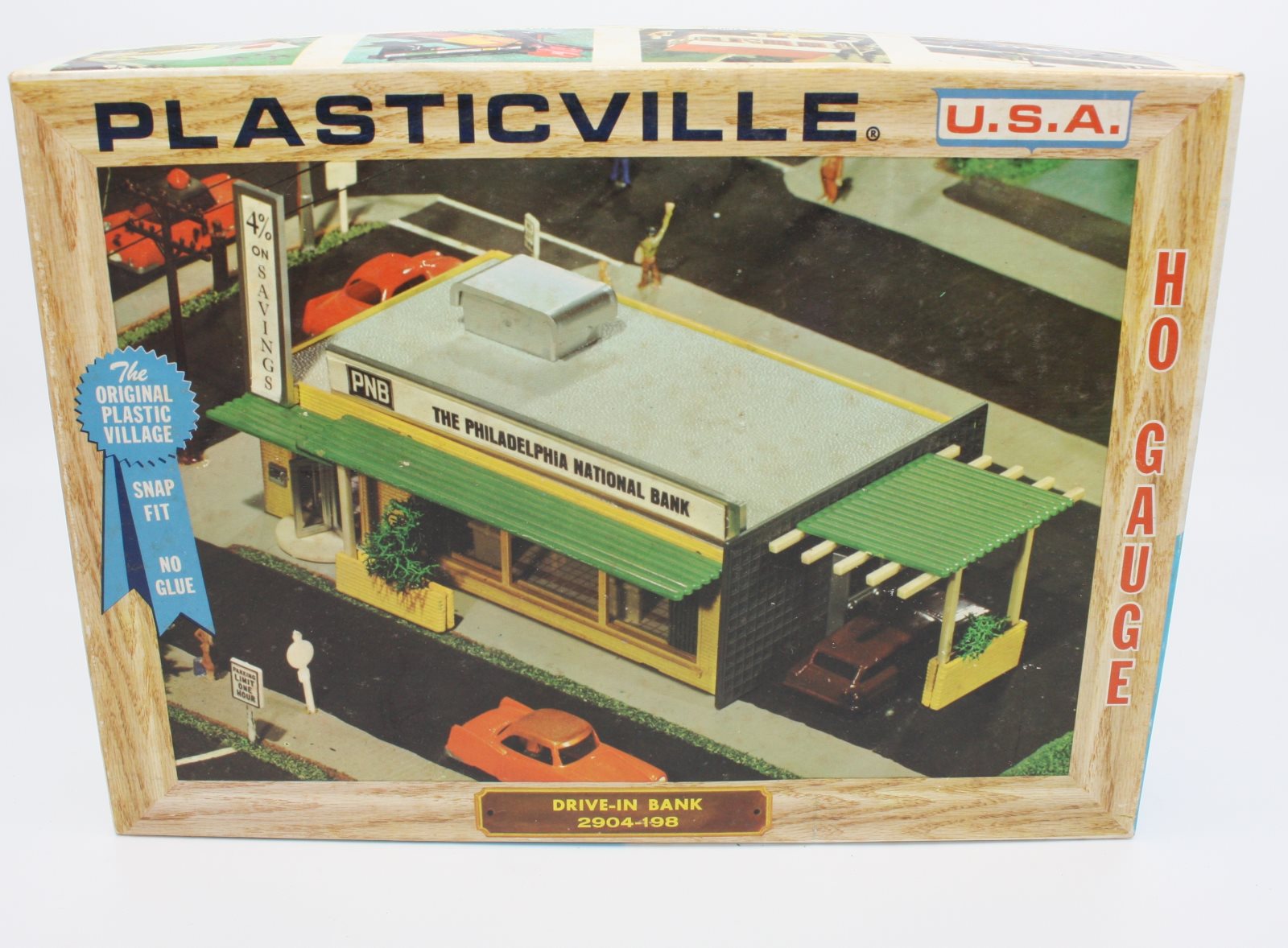 Bachmann 2904-198 HO Plasticville, U.S.A. Drive-In Bank Building Kit