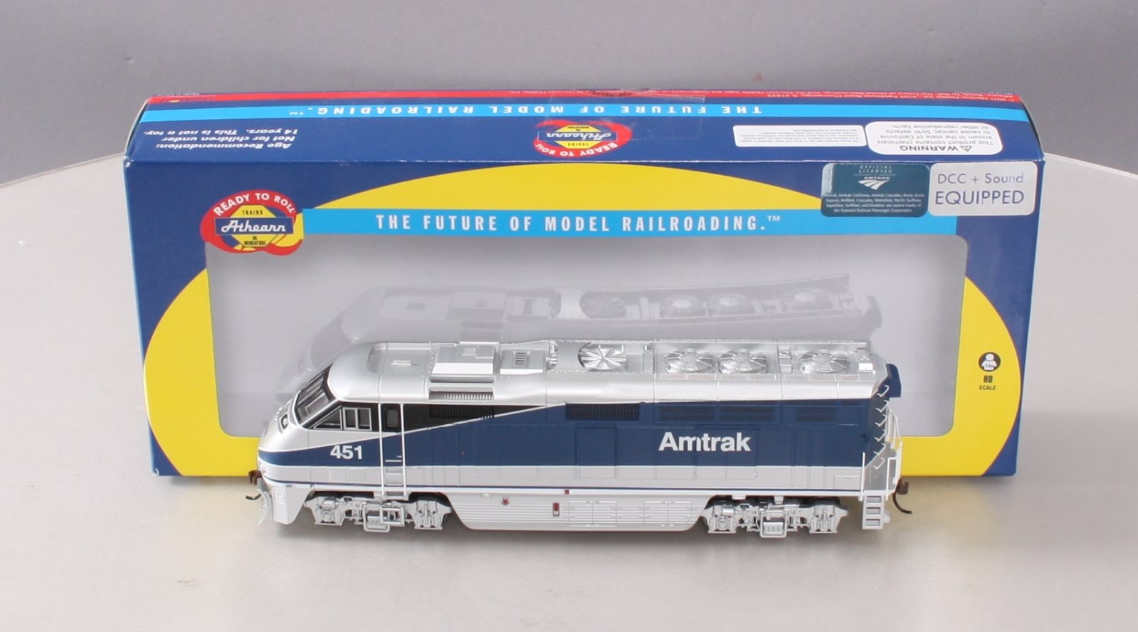 Athearn 64653 HO Amtrak RTR F59PHI Diesel Locomotive with DCC & Sound #451