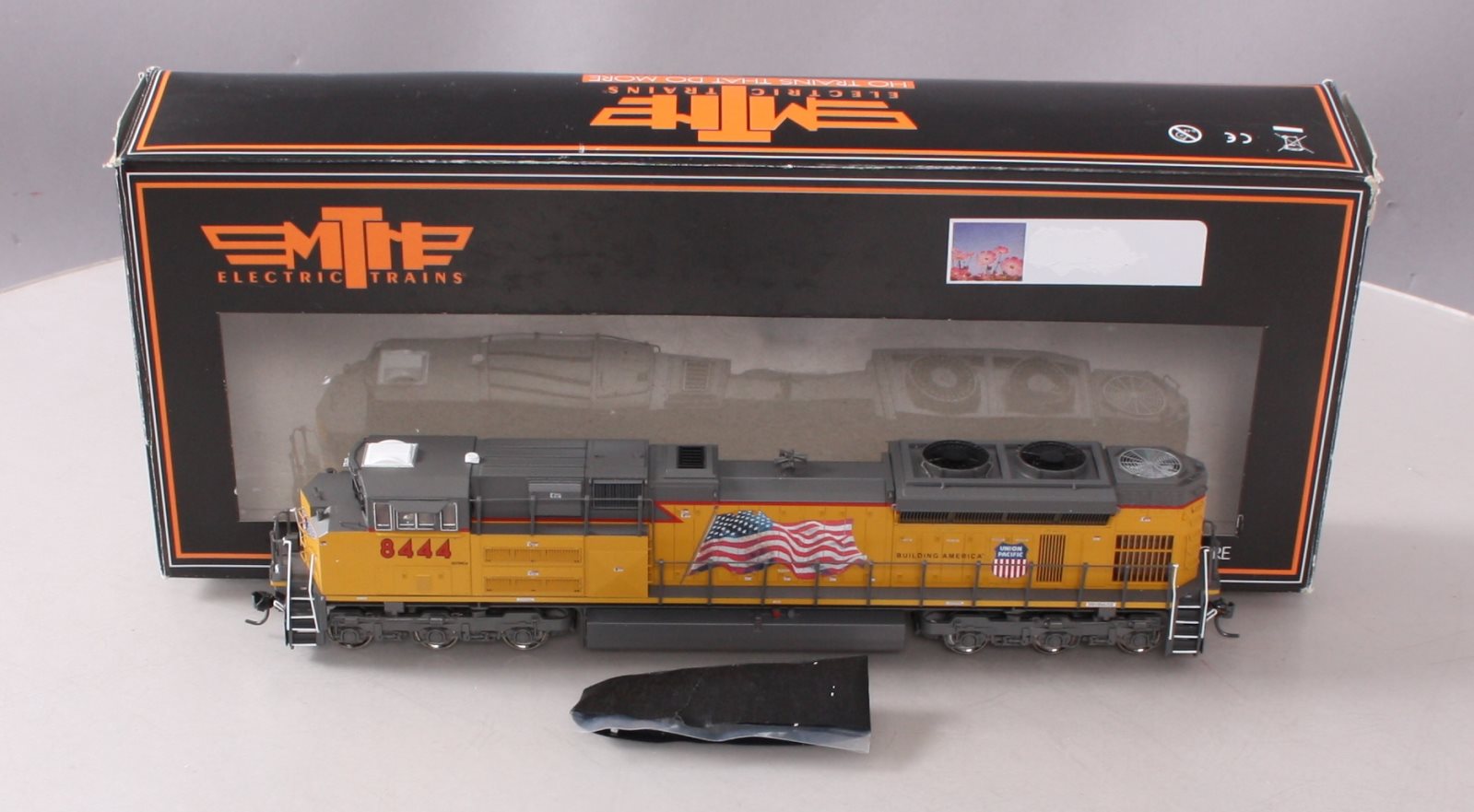 MTH 80-2023-1 HO Union Pacific SD70ACe Diesel Locomotive w/P-S 3.0 #8444