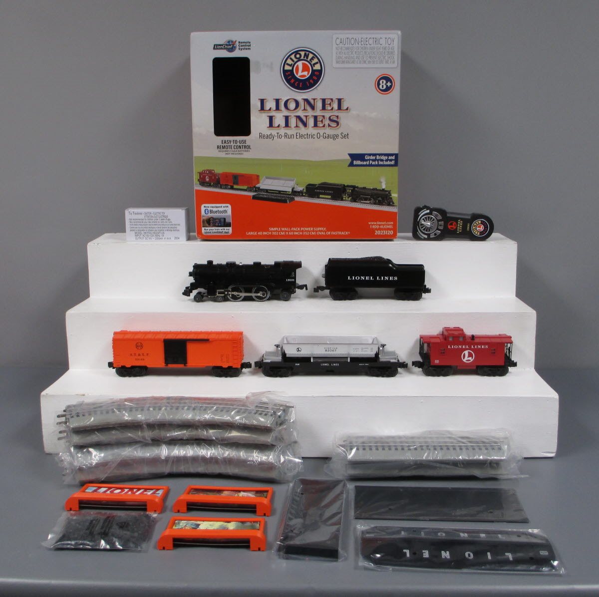 Lionel 2023120 Lionel Lines LionChief O Gauge Steam Freight Set with  Bluetooth