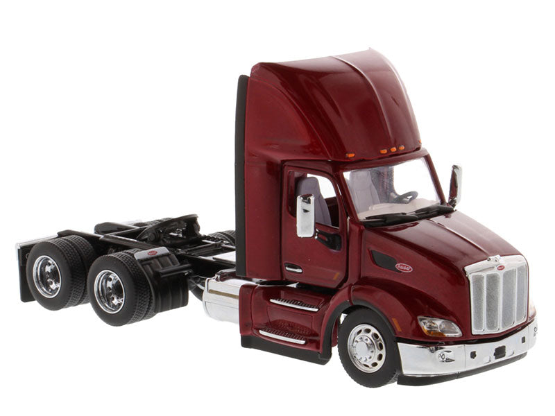 DieCast Masters 71068 1:50 Peterbilt 579 Day Cab Tractor – Trainz