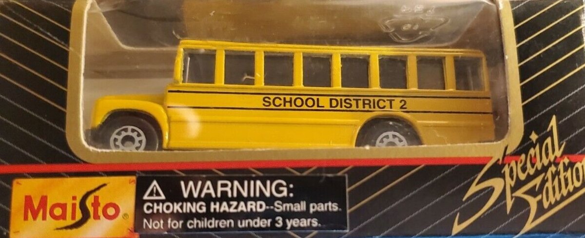 Maisto 11001 1:64 School Bus District 2