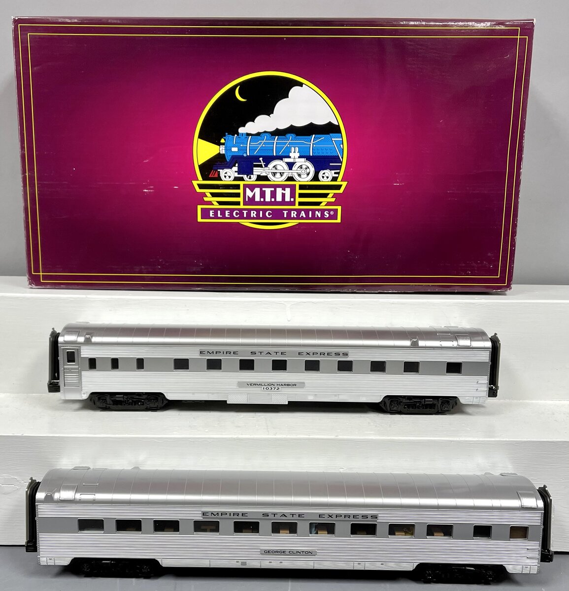 MTH-MILWAUKEE ROAD 2 CAR STEAMLINED 70' SLEEPER/DINER PASSENGER SET on sale 20-66041