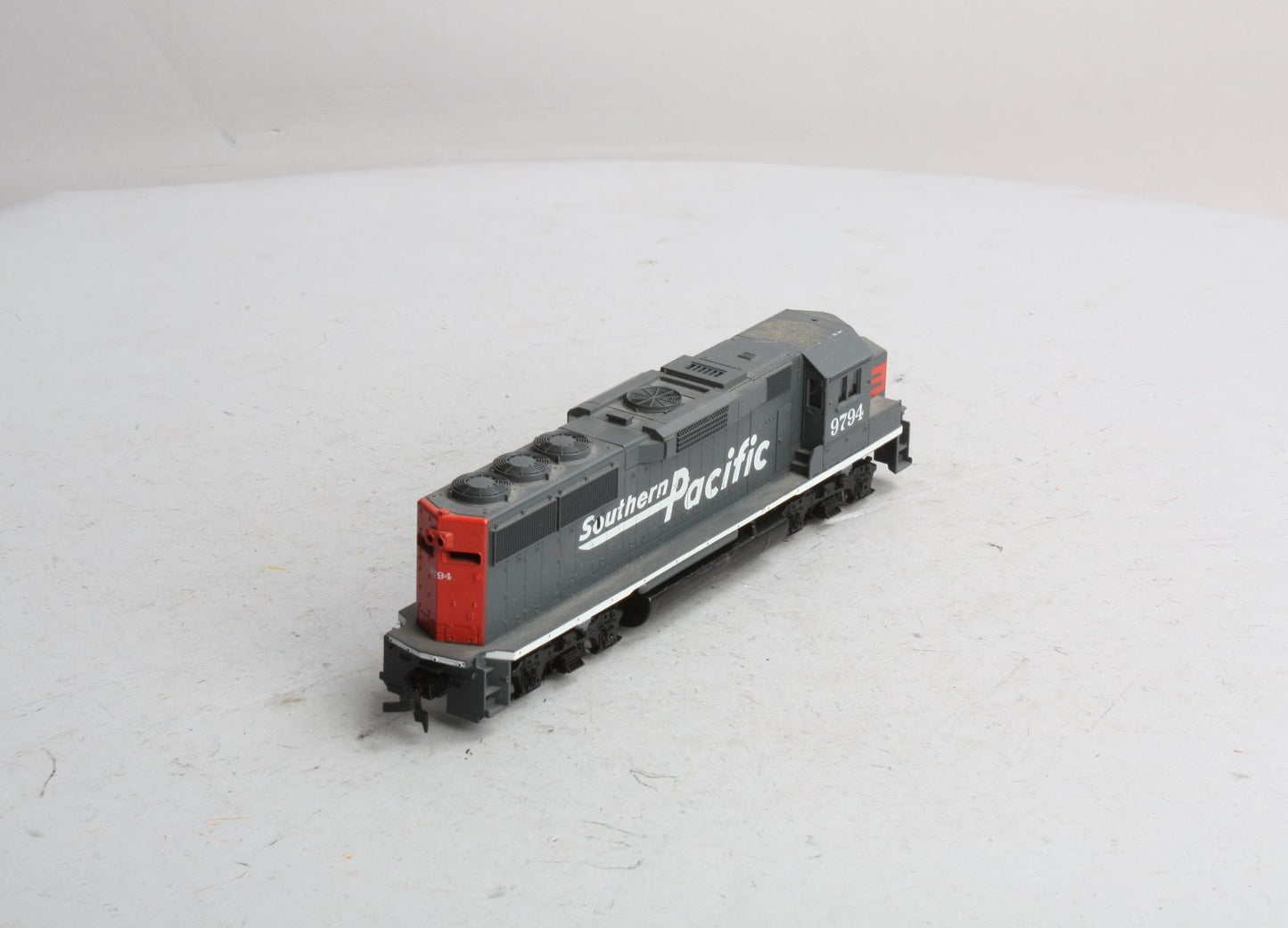 Athearn 4757 HO Scale Southern Pacific GP60 Power Diesel Locomotive #9794