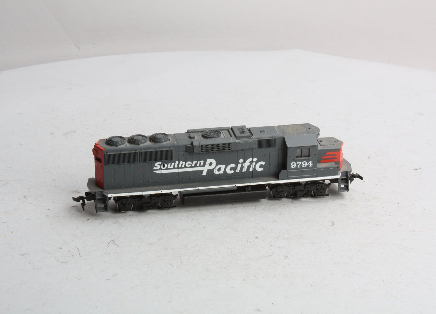 Athearn 4757 HO Scale Southern Pacific GP60 Power Diesel Locomotive #9794