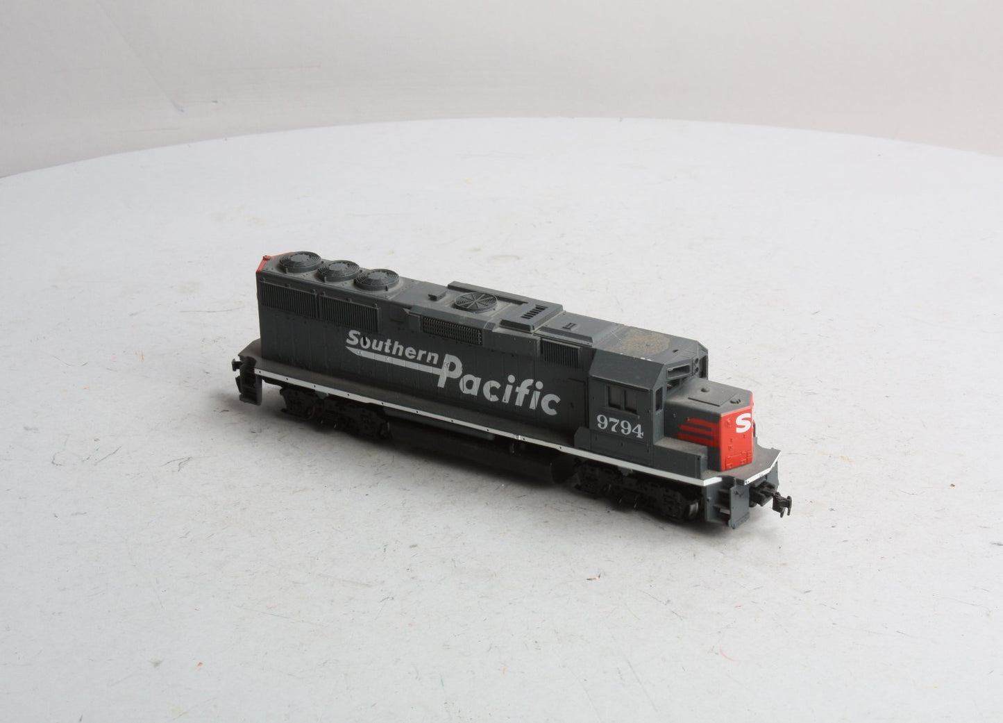 Athearn 4757 HO Scale Southern Pacific GP60 Power Diesel Locomotive #9794