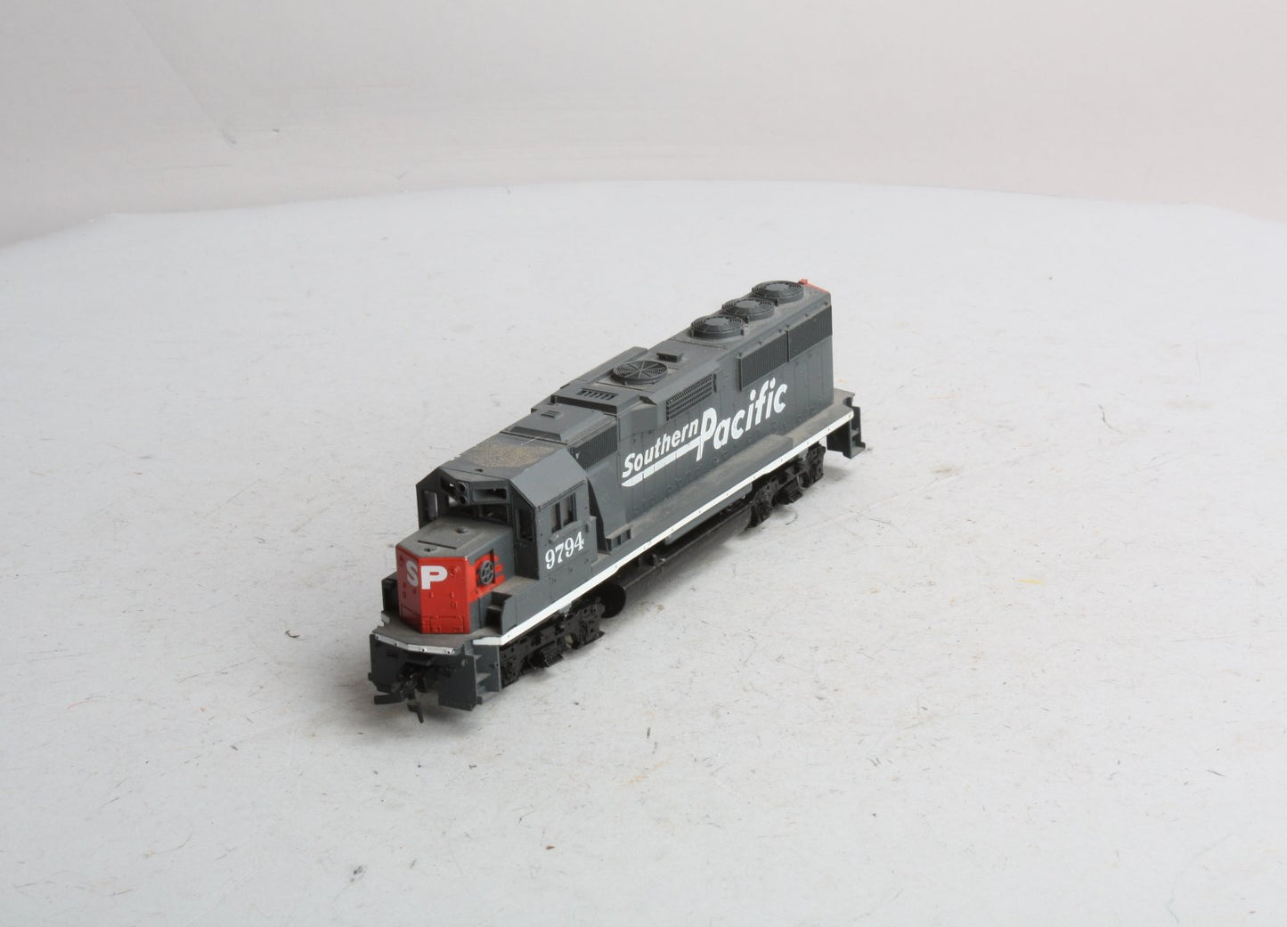 Athearn 4757 HO Scale Southern Pacific GP60 Power Diesel Locomotive #9794