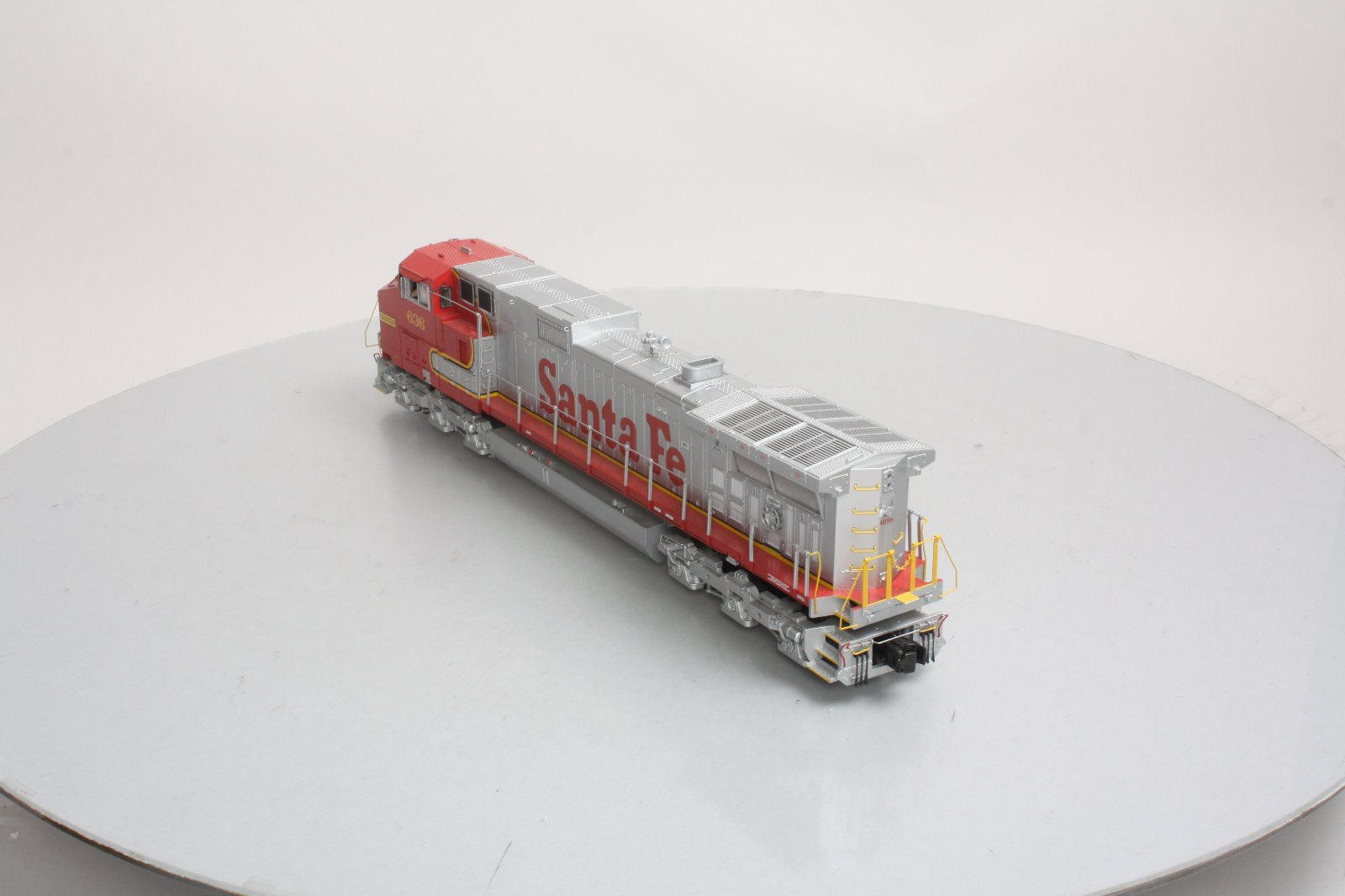 O Gauge Santa Fe Dash 9 popular