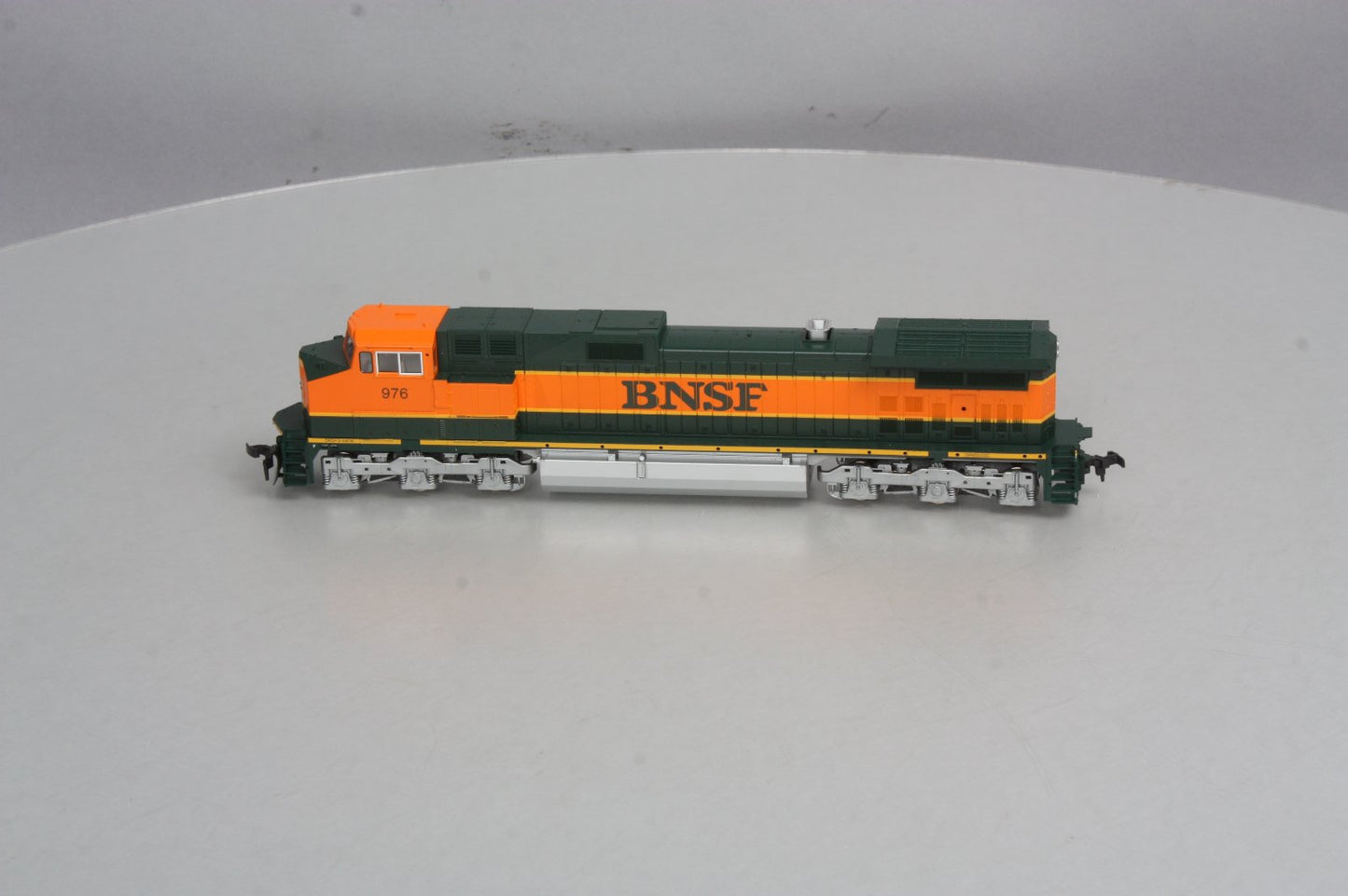 Kato 37-1901 HO Scale BNSF GE C44-9W Dash 9 Diesel Locomotive #976 LN/Box