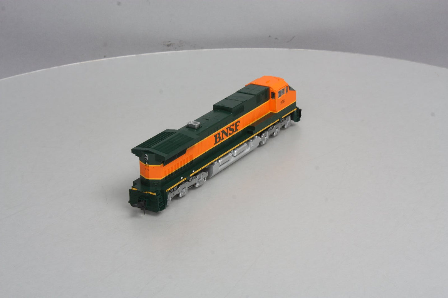 Kato 37-1901 HO Scale BNSF GE C44-9W Dash 9 Diesel Locomotive #976 LN/Box