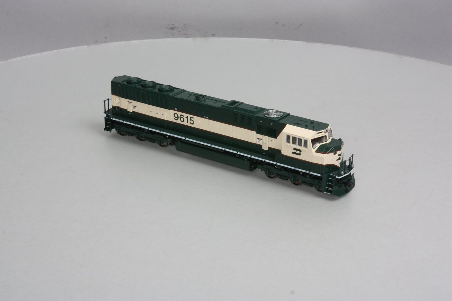 Kato 37-6382 HO Scale Burlington Northern SD70MAC Diesel Engine #9615