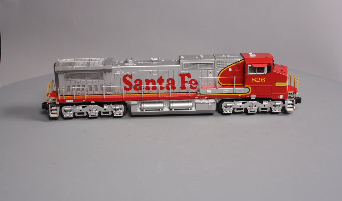 MTH 20-2945-3 Santa Fe Dash-8 Non-Powered Diesel Engine #826