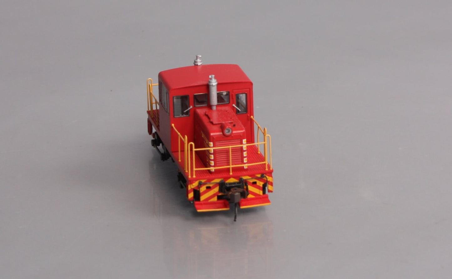 Bachmann 85203 HO Red GE 45 Ton Diesel Switcher w/DCC