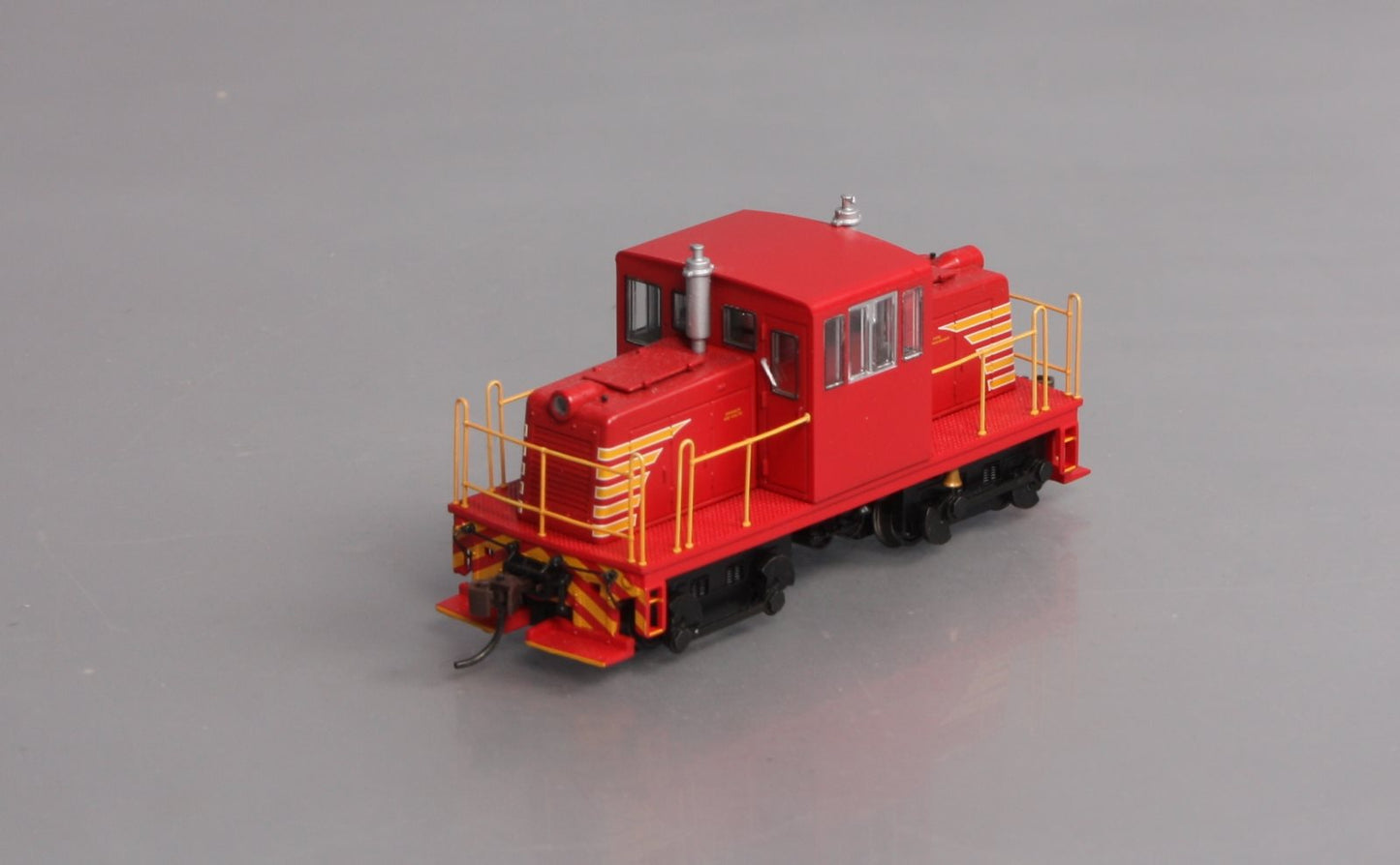 Bachmann 85203 HO Red GE 45 Ton Diesel Switcher w/DCC