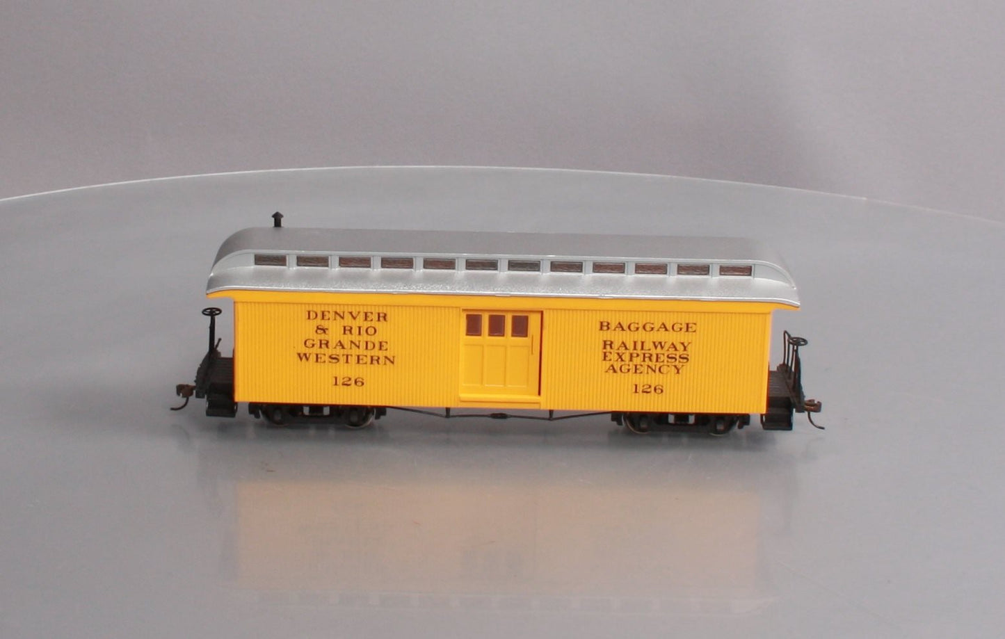 Bachmann 26418 On30 Denver & Rio Grande Western Two Door Baggage Car