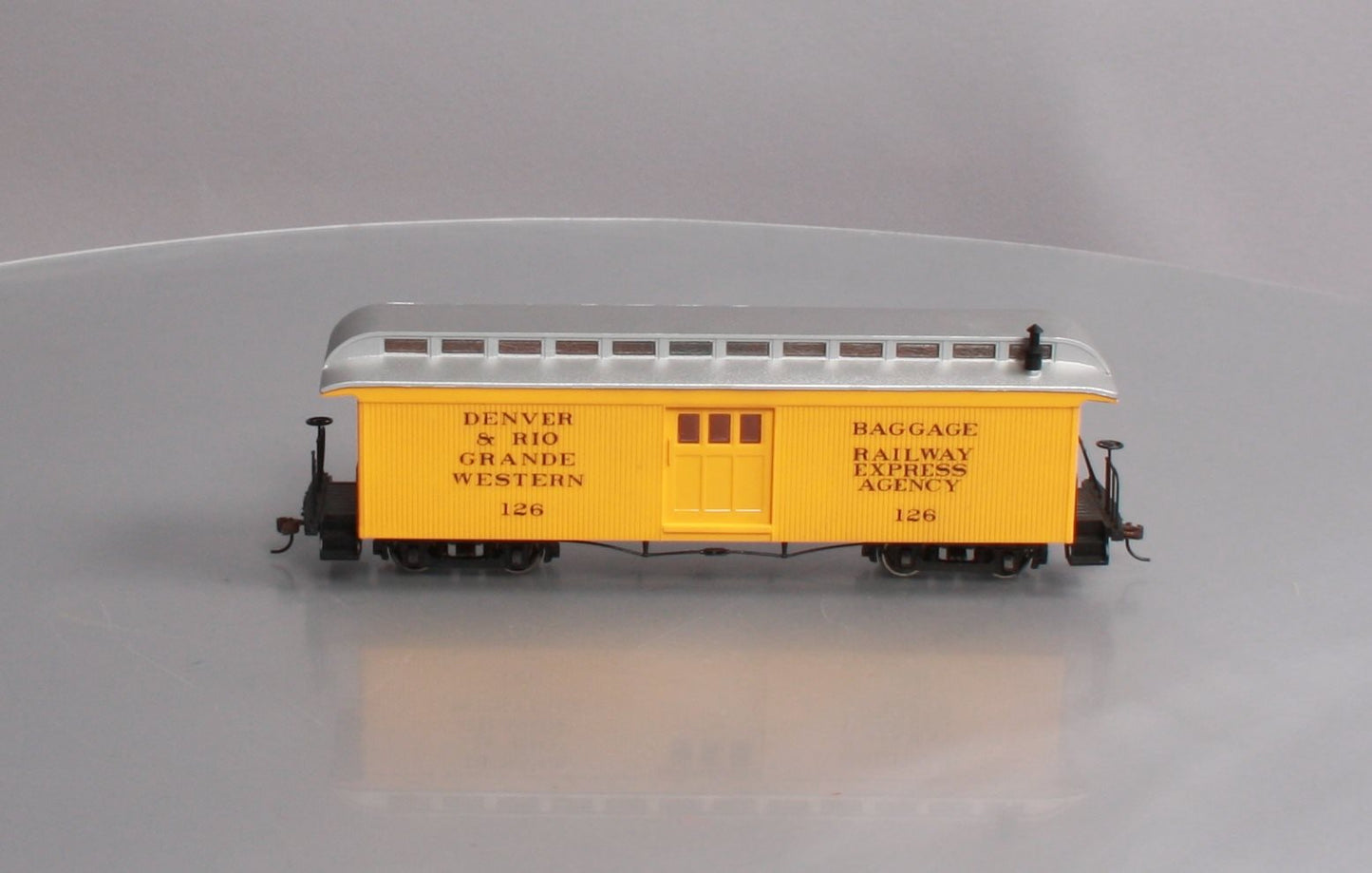 Bachmann 26418 On30 Denver & Rio Grande Western Two Door Baggage Car