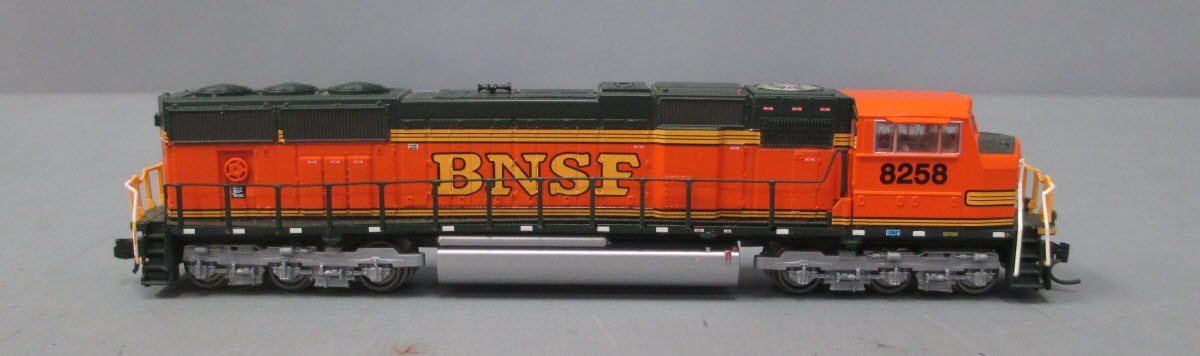 Athearn 10715 N Scale BNSF SD75M Diesel Locomotive #8258 LN/Box