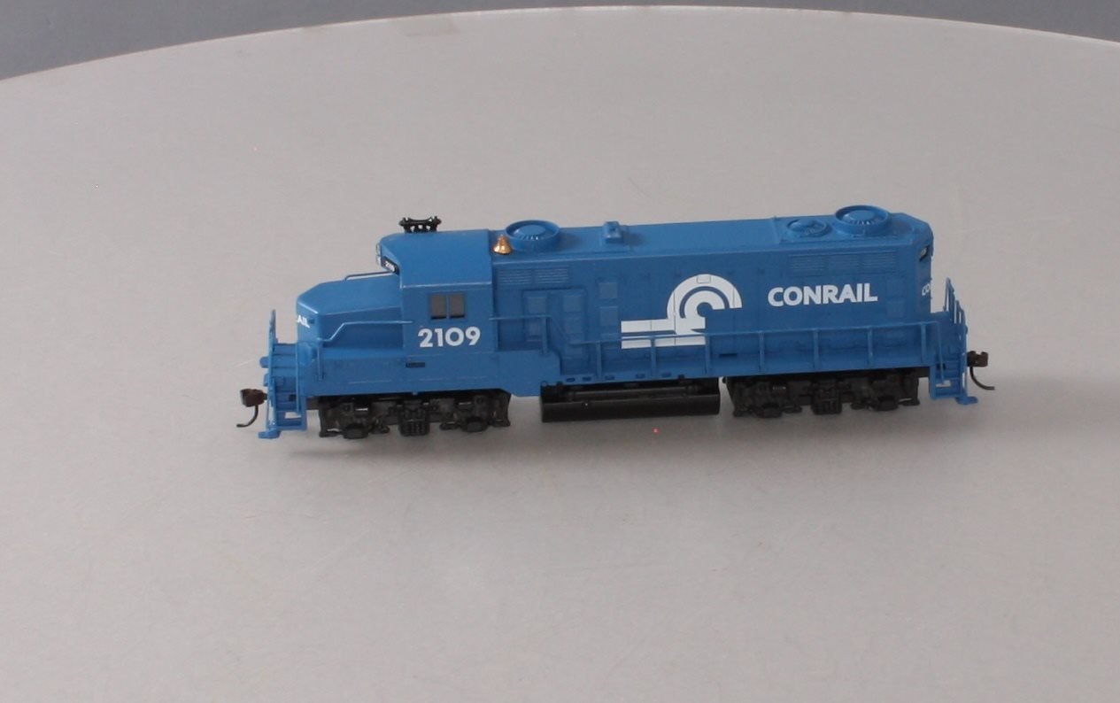 Mantua 414107 HO Conrail EMD GP20 EMD GP20 Diesel Locomotive Sound/DCC #2109