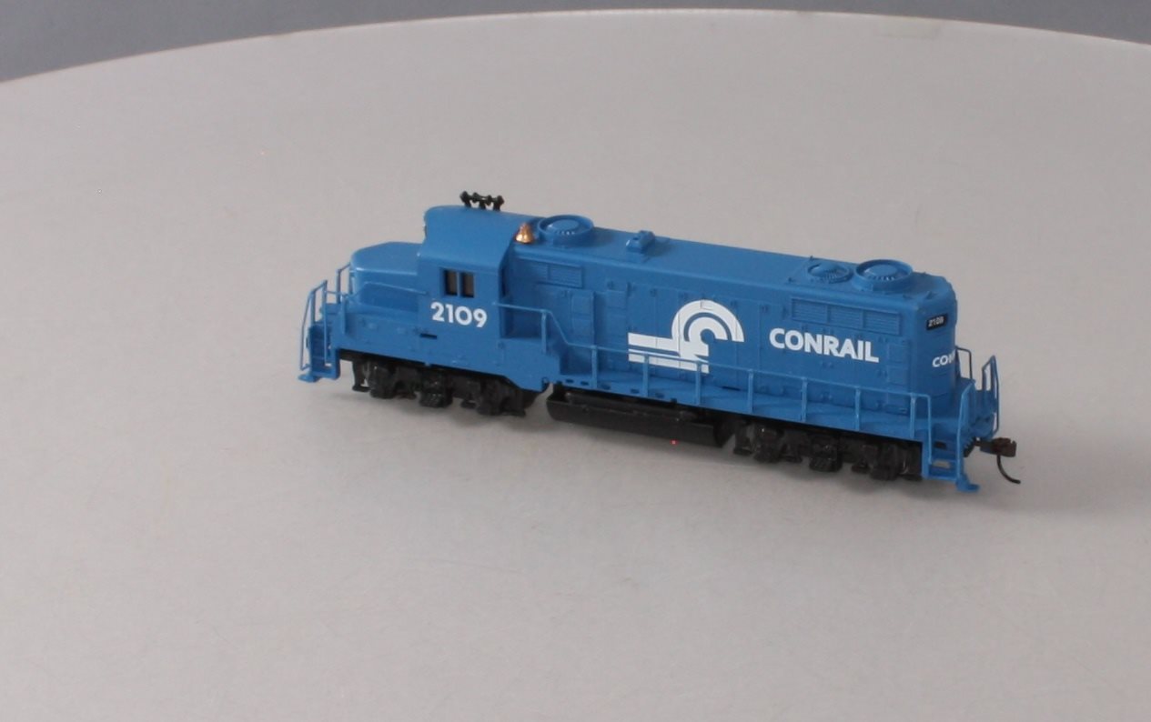 Mantua 414107 HO Conrail EMD GP20 EMD GP20 Diesel Locomotive Sound/DCC #2109