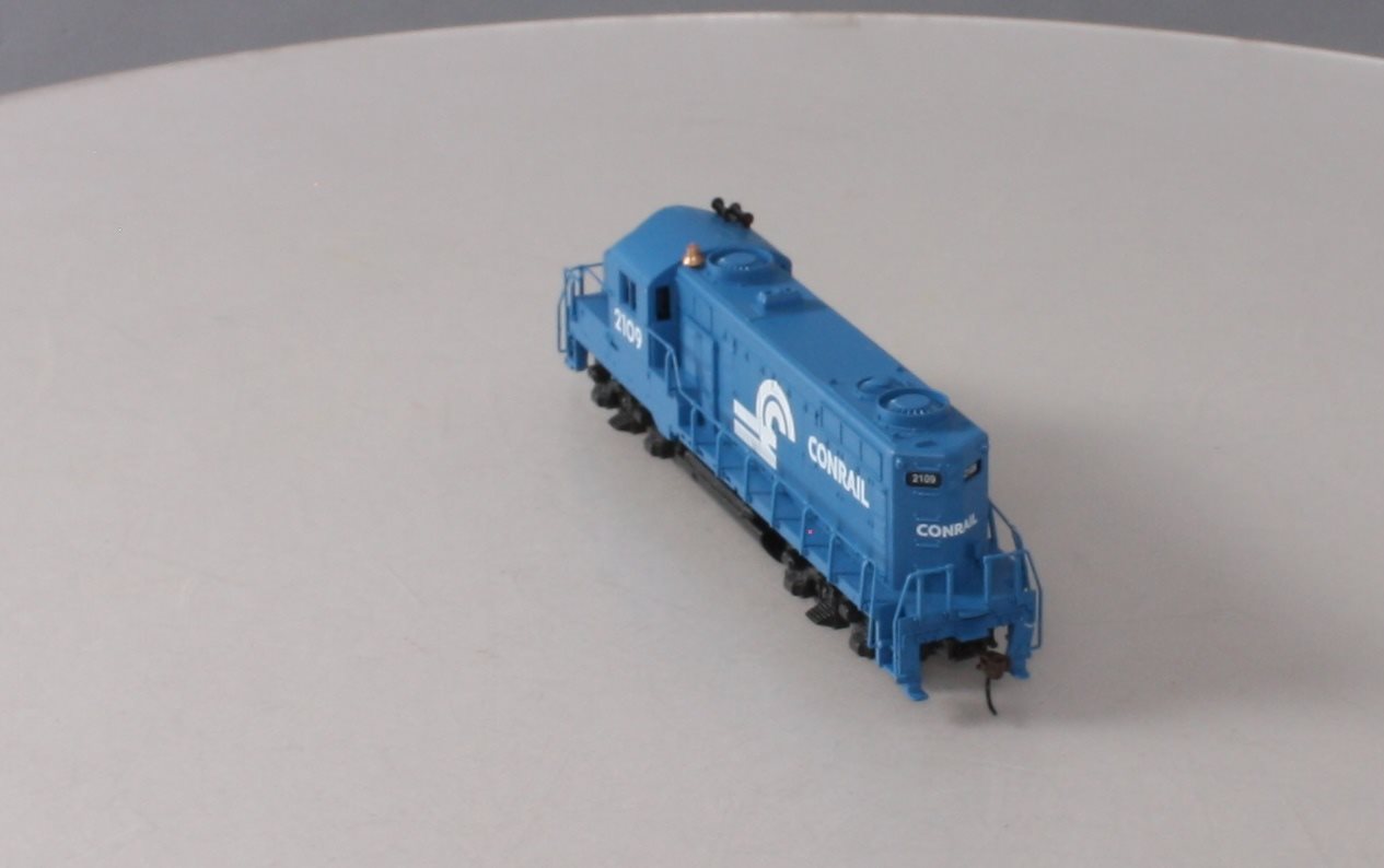 Mantua 414107 HO Conrail EMD GP20 EMD GP20 Diesel Locomotive Sound/DCC #2109