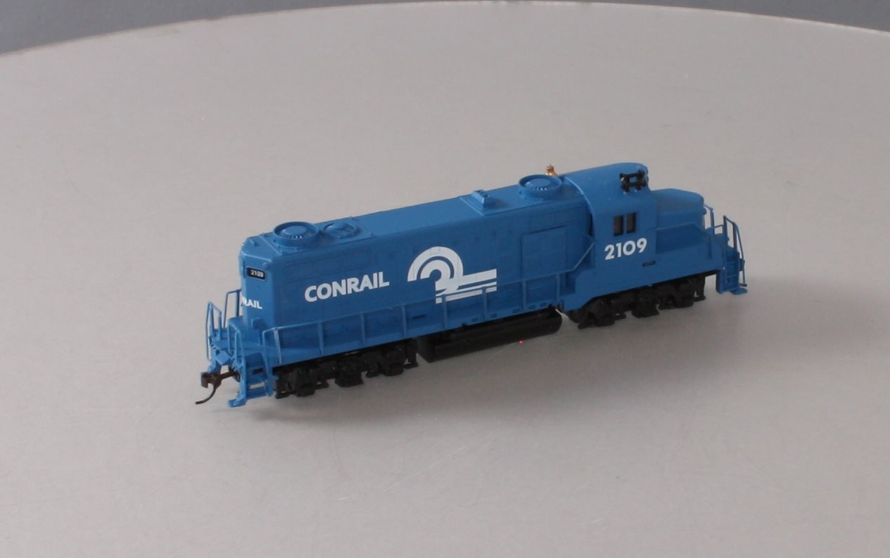 Mantua 414107 HO Conrail EMD GP20 EMD GP20 Diesel Locomotive Sound/DCC #2109