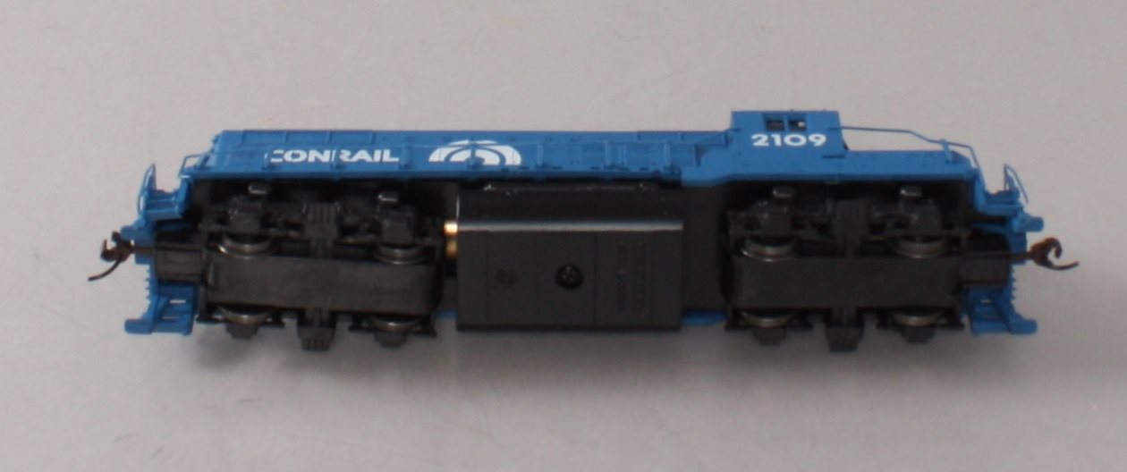 Mantua 414107 HO Conrail EMD GP20 EMD GP20 Diesel Locomotive Sound/DCC #2109