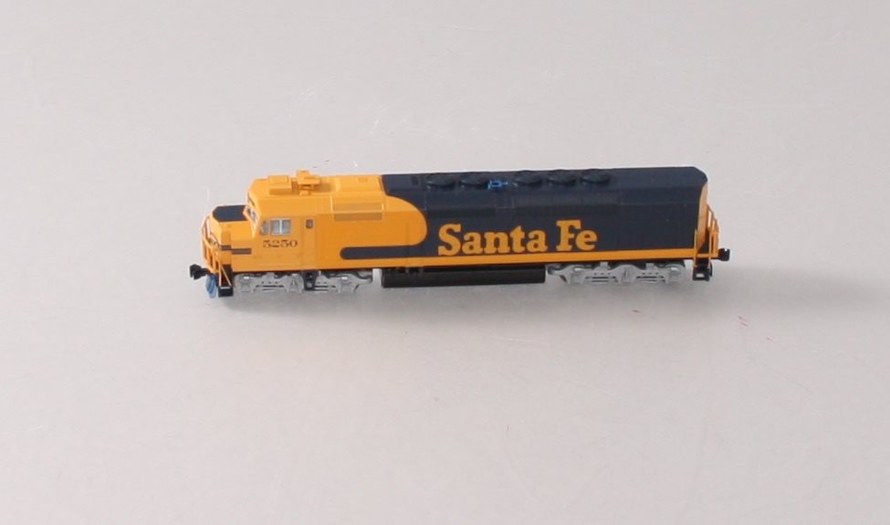 Kato 176-9211 N Santa Fe EMD SDP40F Type IVA Diesel Locomotive Standard DC #5250