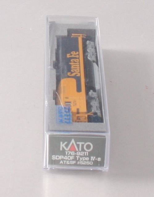 Kato 176-9211 N Santa Fe EMD SDP40F Type IVA Diesel Locomotive Standard DC #5250