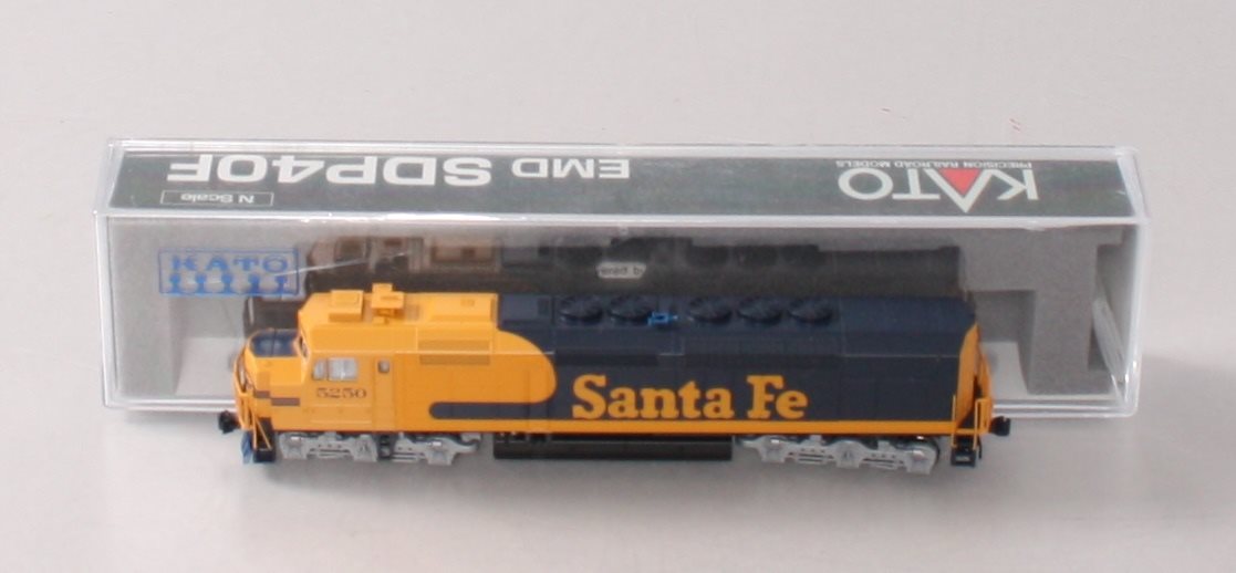 Kato 176-9211 N Santa Fe EMD SDP40F Type IVA Diesel Locomotive Standard DC #5250