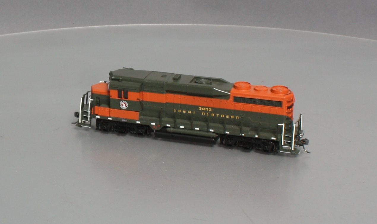 Bachmann 62305 HO Scale Great Northern GP30 Diesel Locomotive #3003 LN/Box