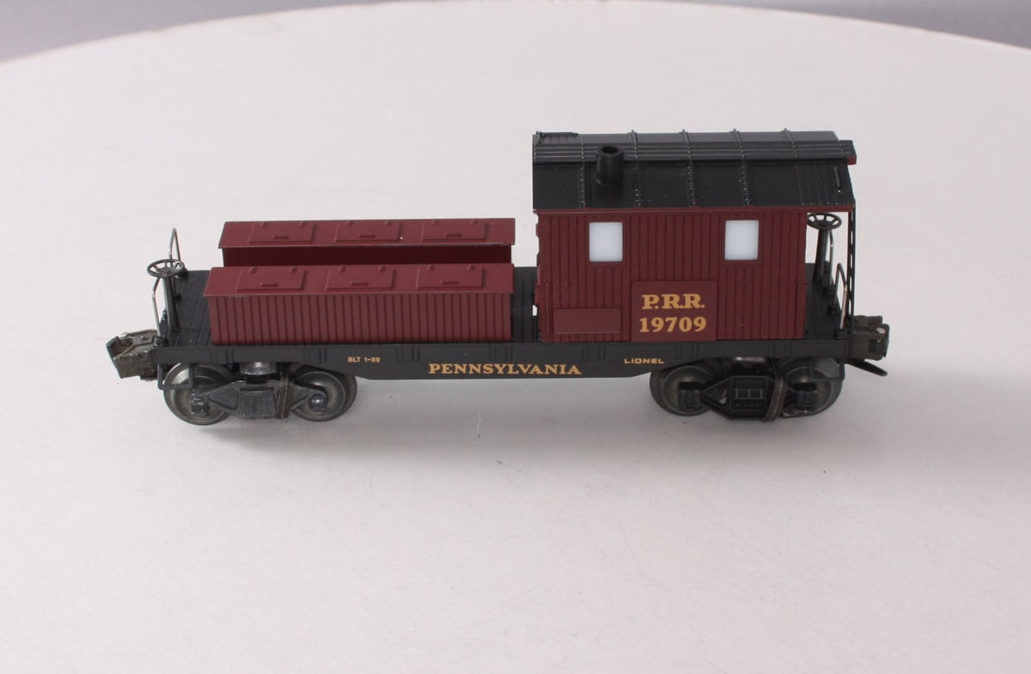 Lionel 6-19709 O Gauge Pennsylvania Illuminated Work Caboose with Smoke #19709