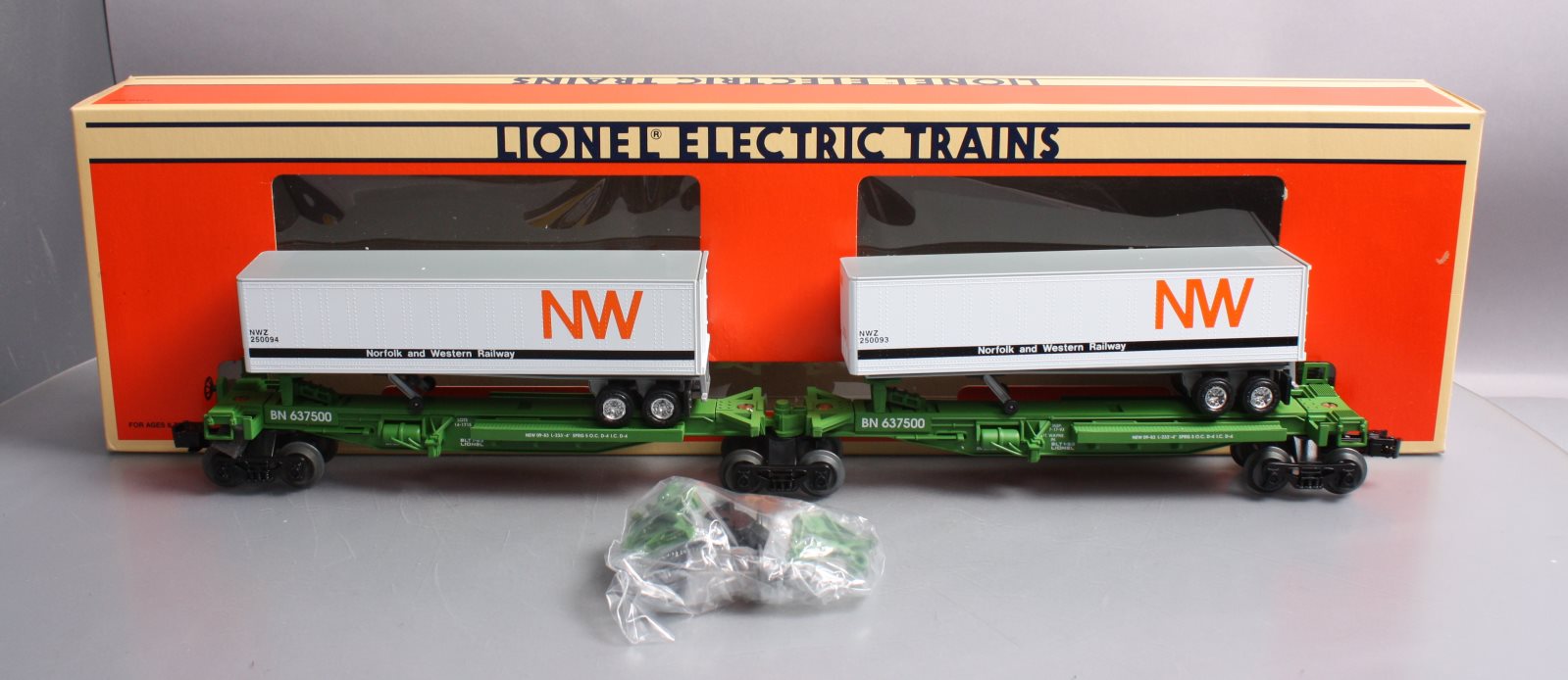 Lionel 6-52014 Burlington Northern TTUX Flat Car with Trailers LN/Box ...