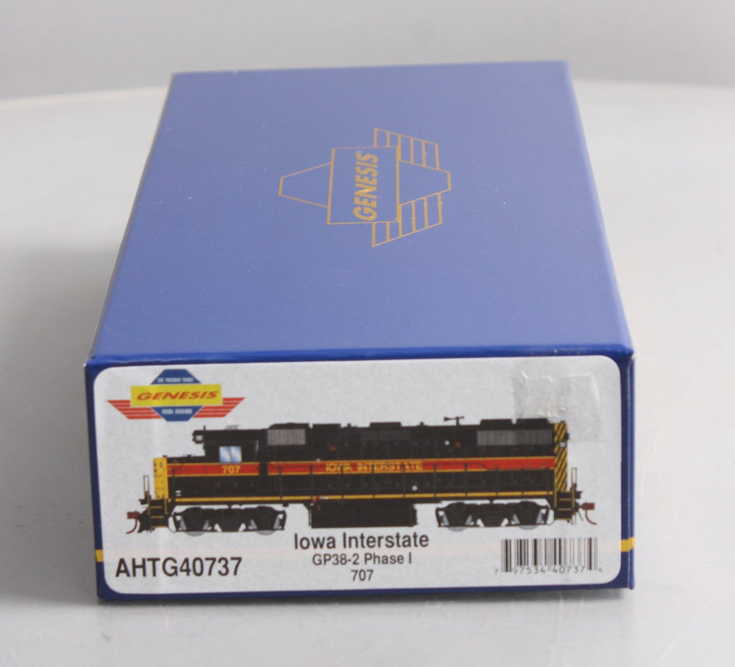 Athearn G40737 HO Scale Iowa Interstate GP38-2 Phase I Diesel Locomotive #707