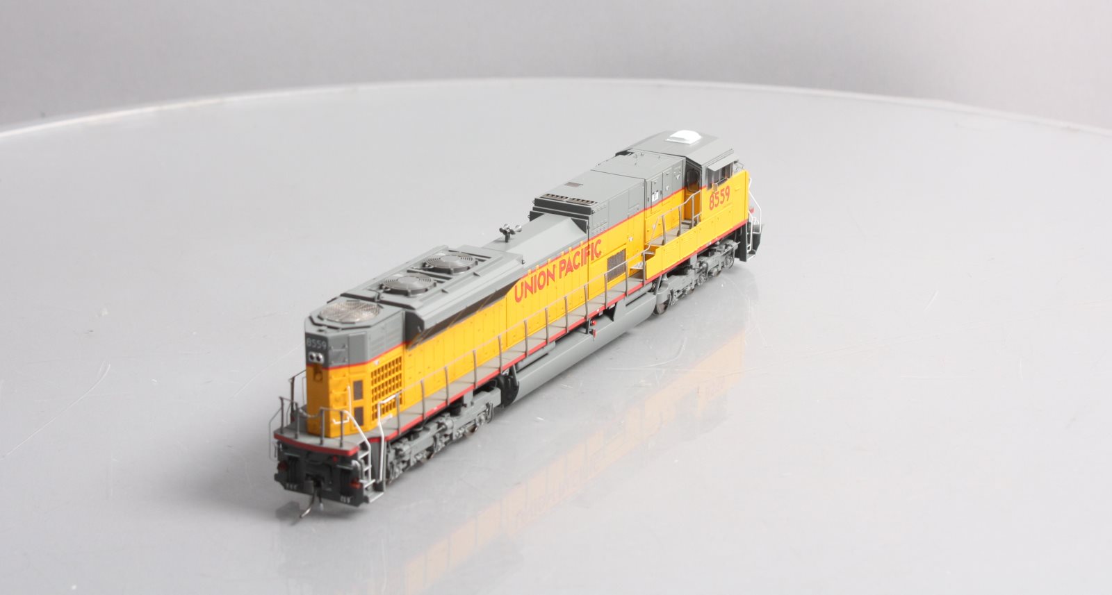 #85) Athearn HO store Diesel Locomotive