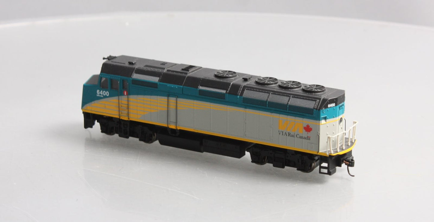 Walthers 910-9461 HO Scale VIA EMD F40PH Diesel Locomotive #6400