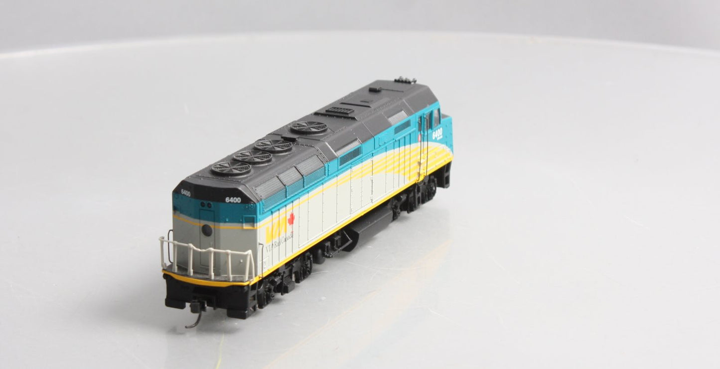 Walthers 910-9461 HO Scale VIA EMD F40PH Diesel Locomotive #6400