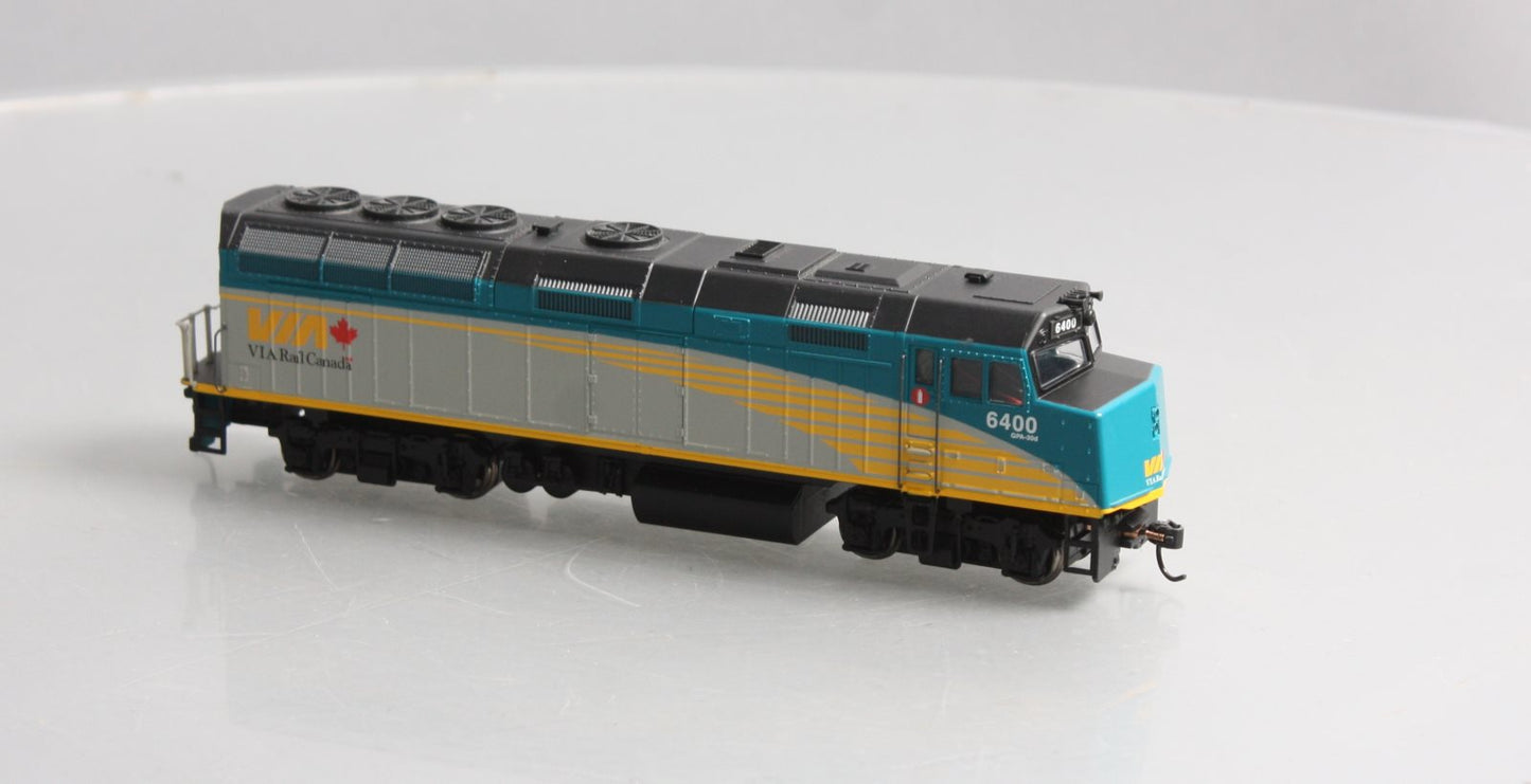 Walthers 910-9461 HO Scale VIA EMD F40PH Diesel Locomotive #6400