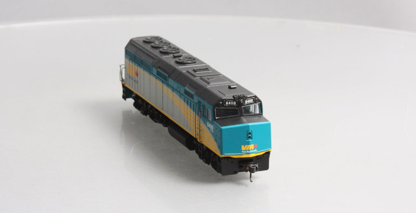 Walthers 910-9461 HO Scale VIA EMD F40PH Diesel Locomotive #6400