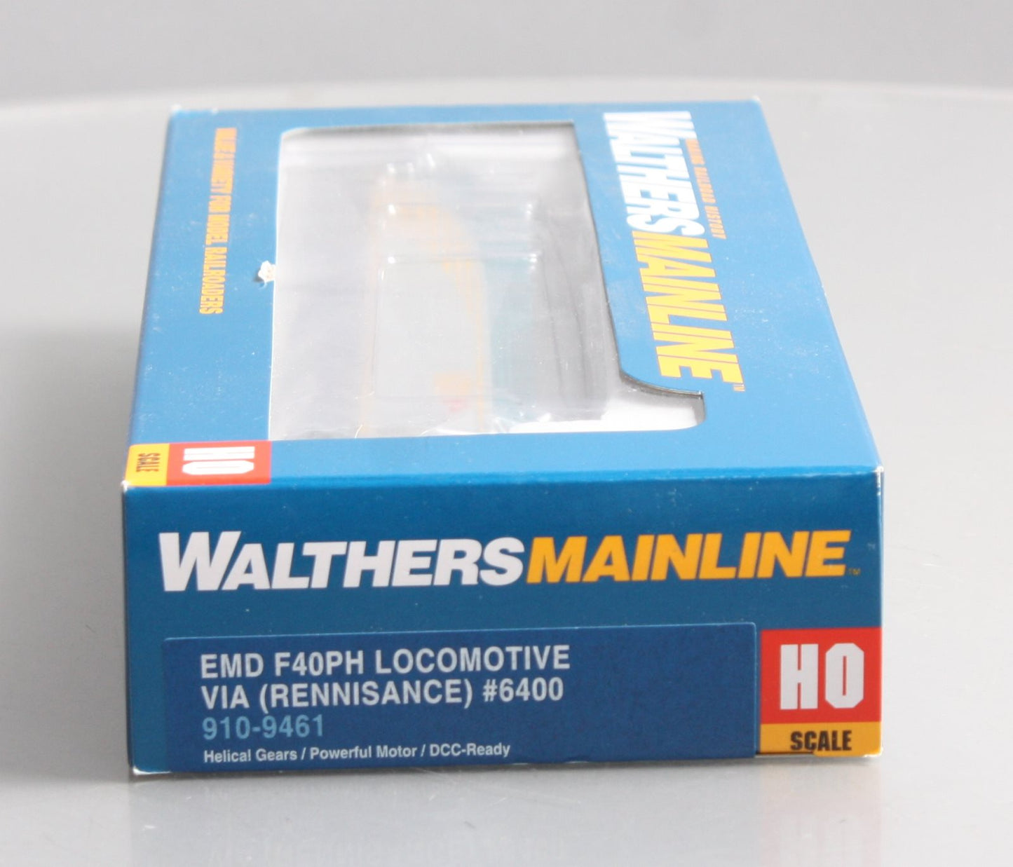 Walthers 910-9461 HO Scale VIA EMD F40PH Diesel Locomotive #6400