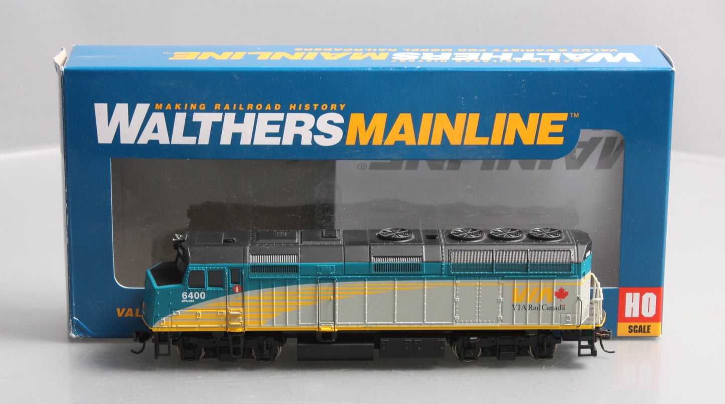 Walthers 910-9461 HO Scale VIA EMD F40PH Diesel Locomotive #6400