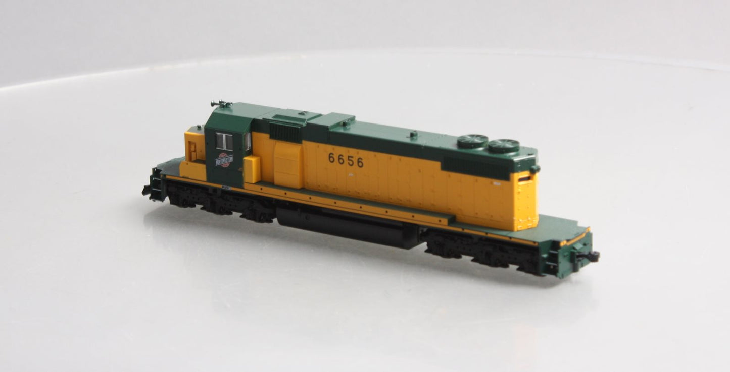 Kato 37-6522 HO Scale C&NW Powered SD38-2 Diesel Locomotive #6656 LN/Box