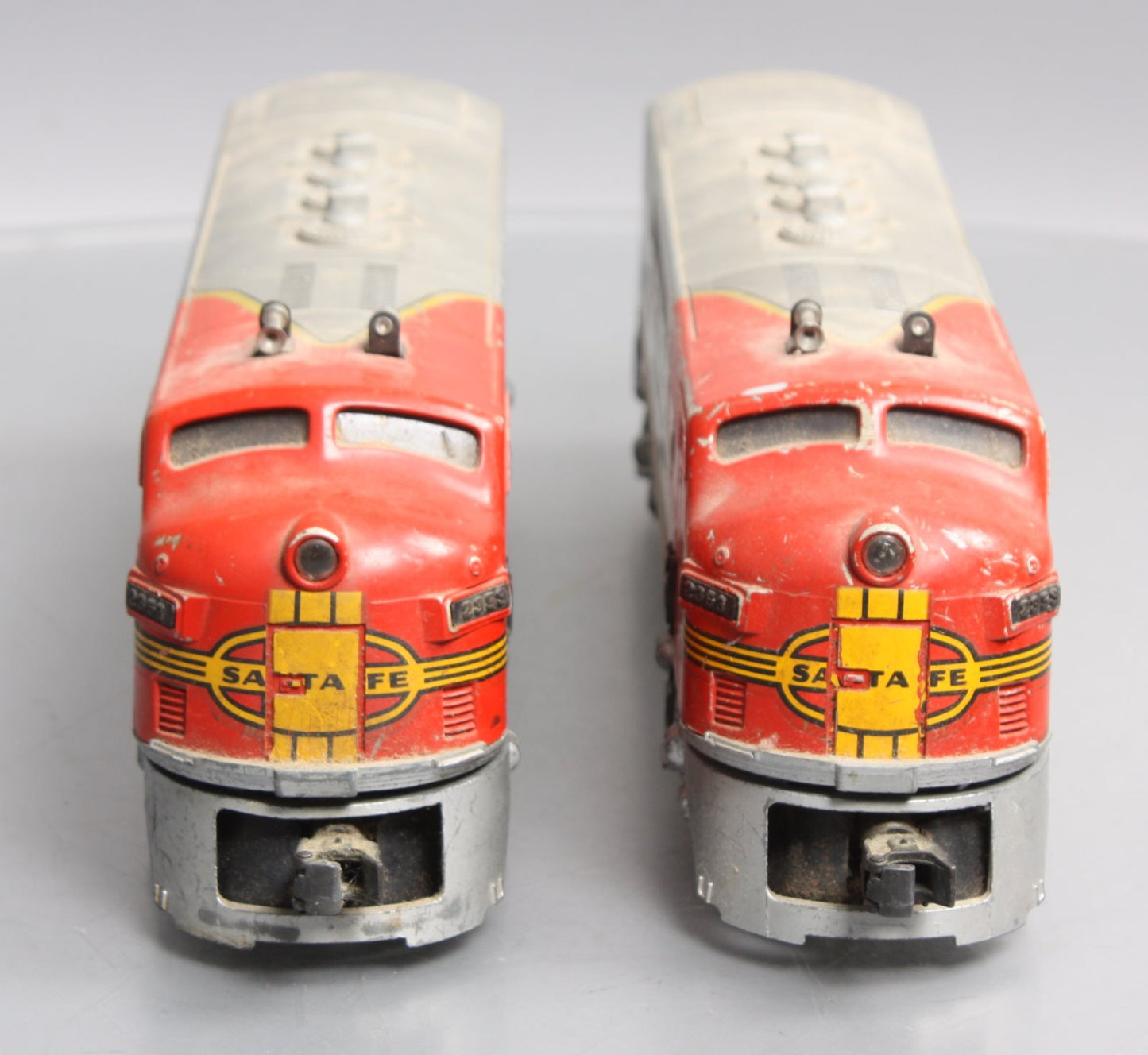 Lionel 2353 Vintage O Santa Fe F-3 AA Diesel Locomotive Set VG