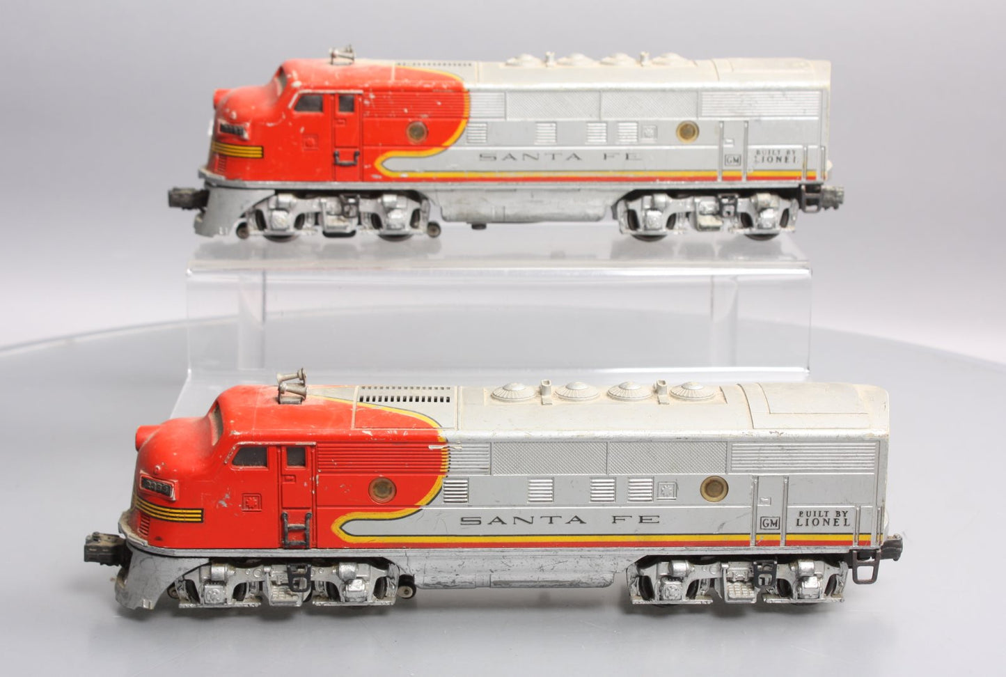 Lionel 2353 Vintage O Santa Fe F-3 AA Diesel Locomotive Set VG